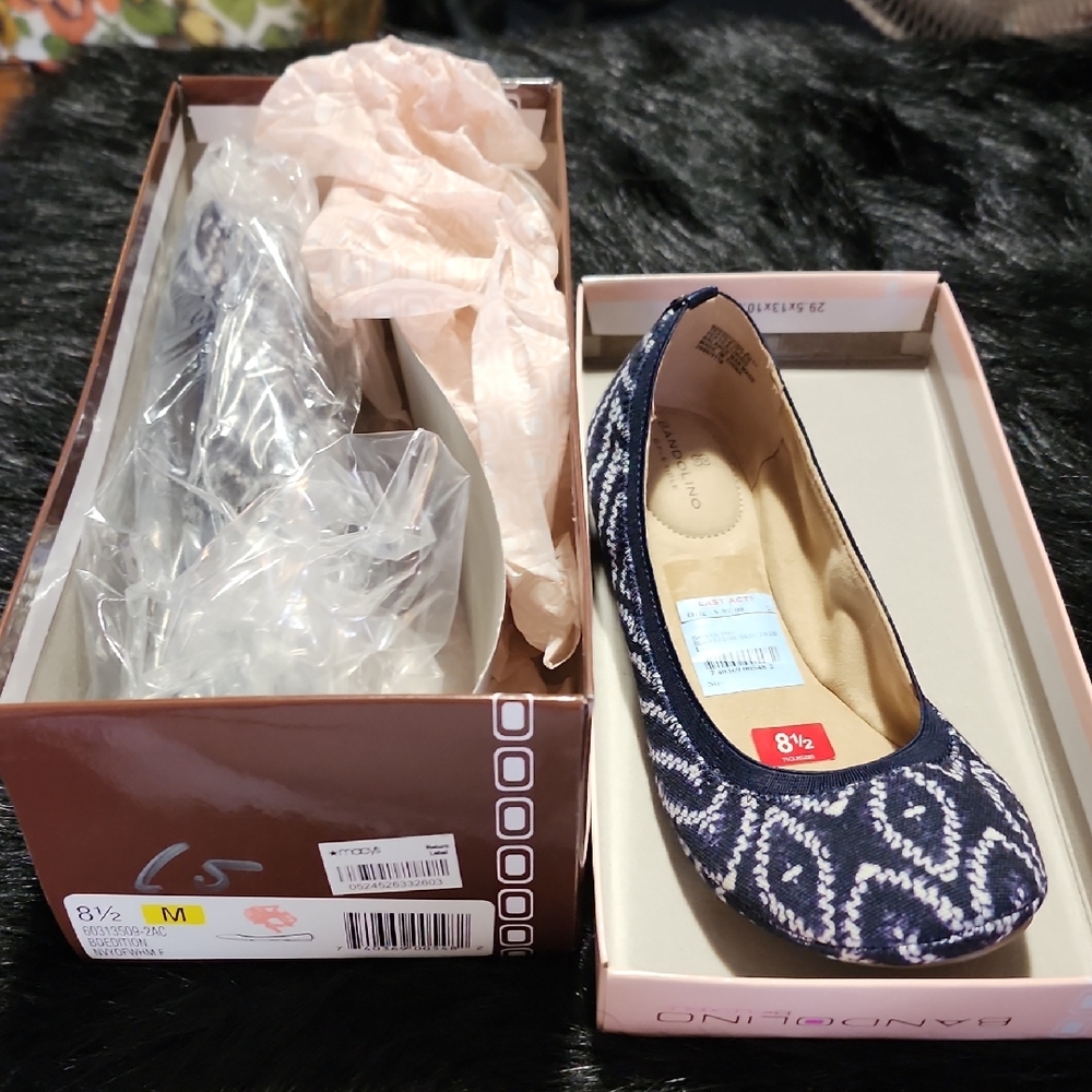 BANDOLINO  FLEXIBLE  Blue Flats Casual Comfort. SIZE 8.5 M. MACY'S.NEW ORIG BOX